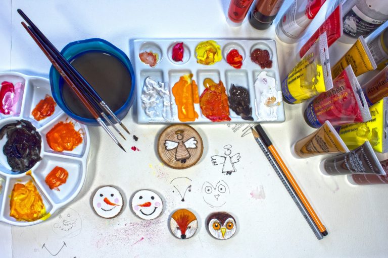 paint set with Christmas snowmen and fox